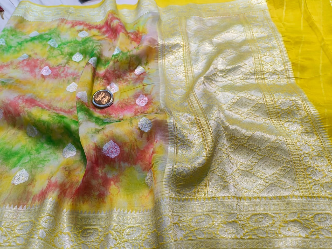 100% Pure Banarasi Saree Organza Kadhwa Buta With Rainbow Radiance Ombre-dye