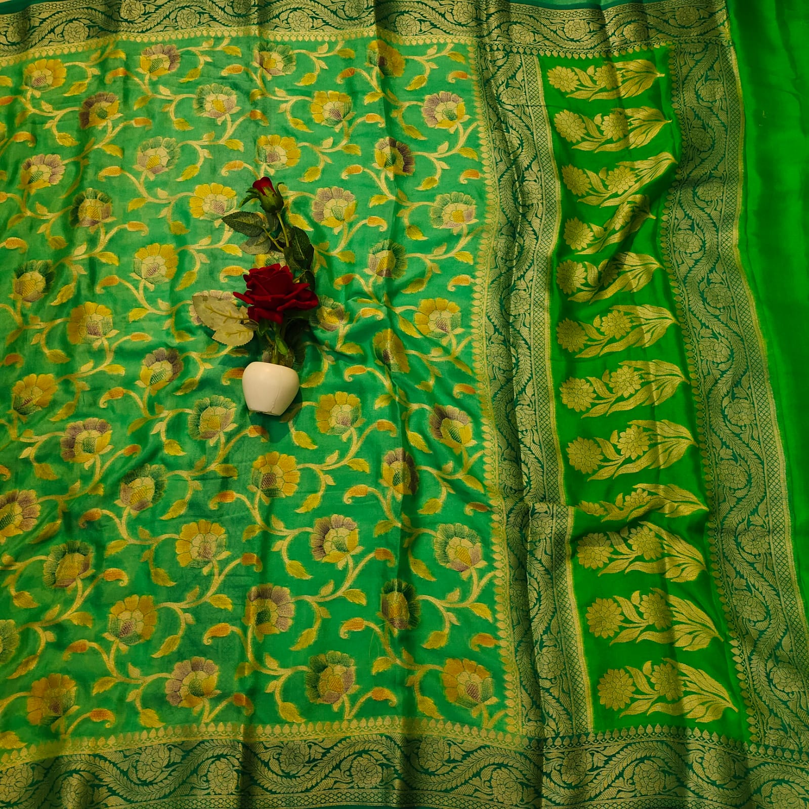 Banarasee/Banarasi Pure Khaddi Georgette Sari With Silver Zari Floral